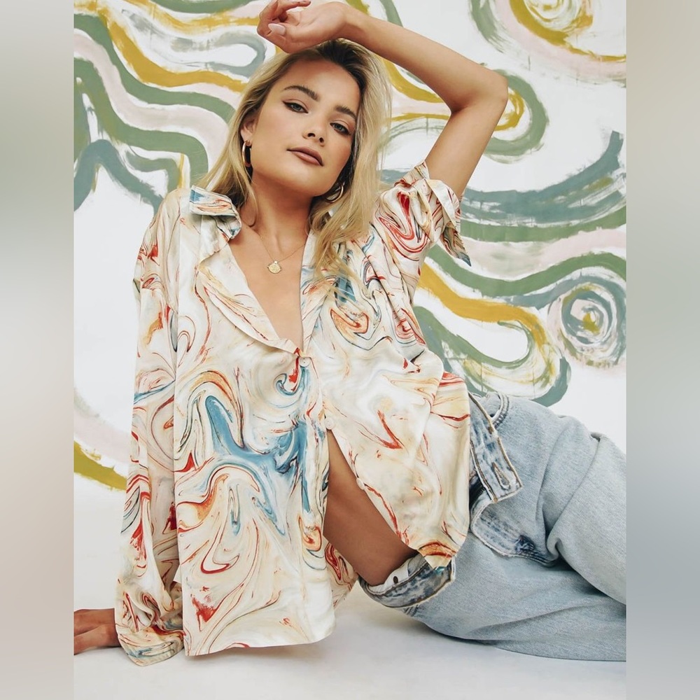 NWT Verge Girl The Portrait button up top